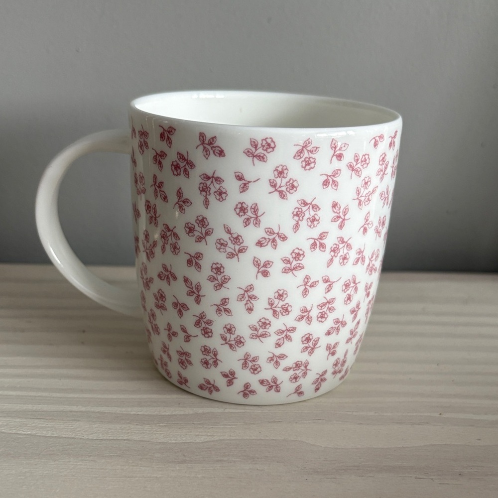 NWOT Roy Kirkham Petite Roses Pink Fine Bone China‎ Sophie Mug